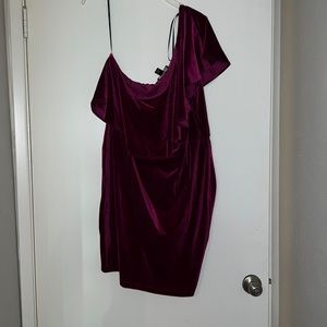 PLUS SIZE Forever 21 One Shoulder Dress